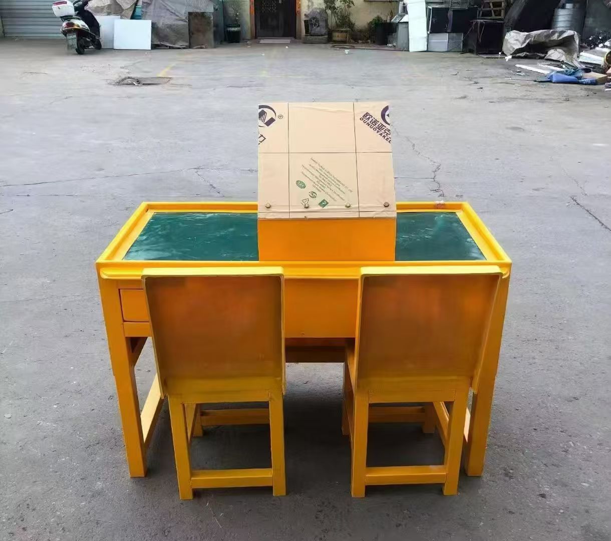 贵阳防静电导通桌井下煤矿火工品发放桌：危险品流转的安全守护者